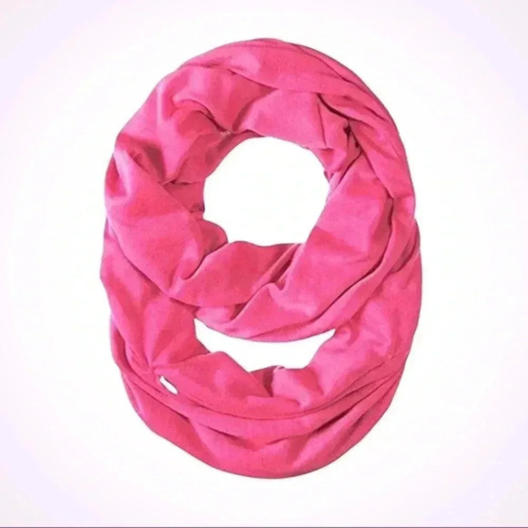 𝅺NWT The Pocket Infinity Scarf - Picture 1 of 2